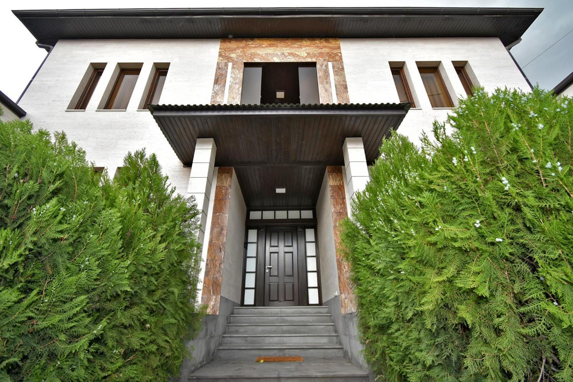 Luxury White House In Yerevan Villa Exterior photo